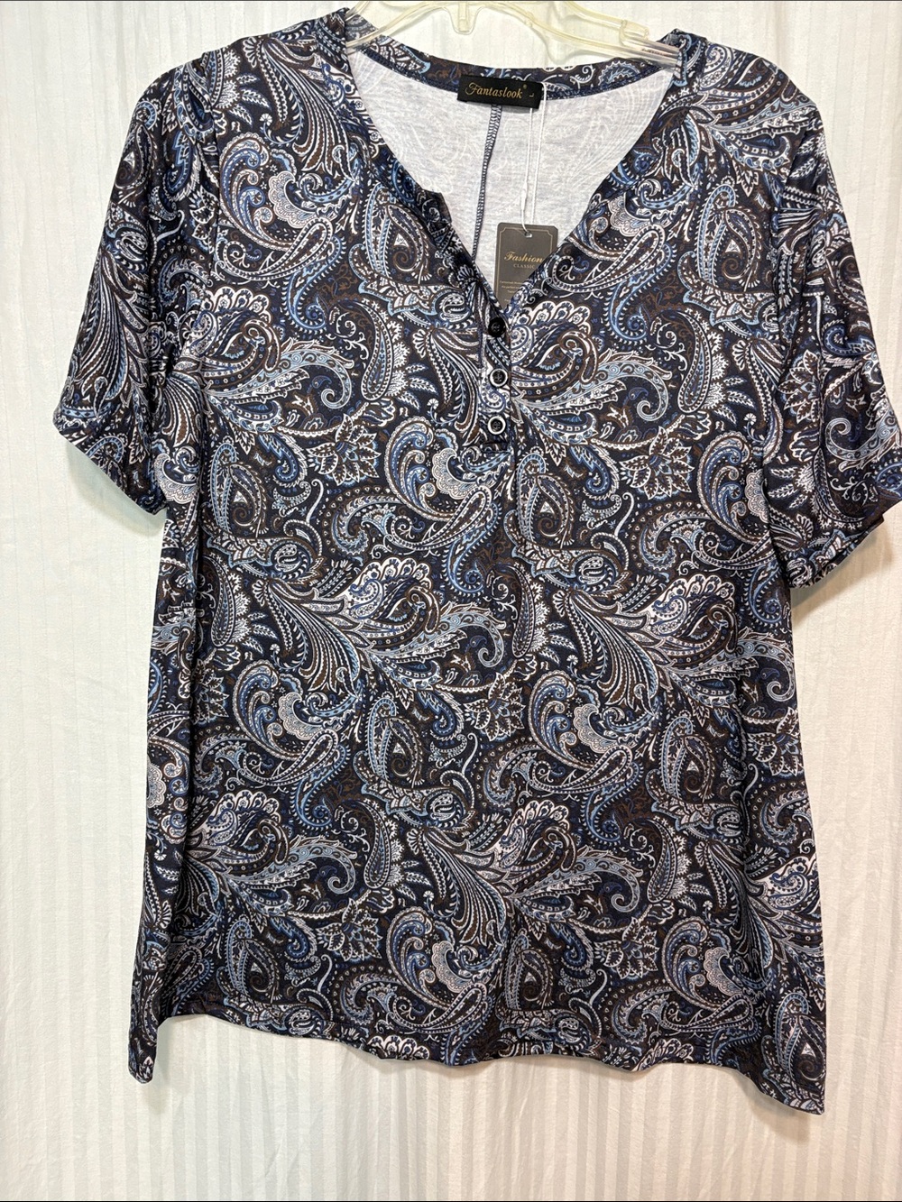 Fantastical Paisley V-Neck Short Sleeve Tee in Blue/Black